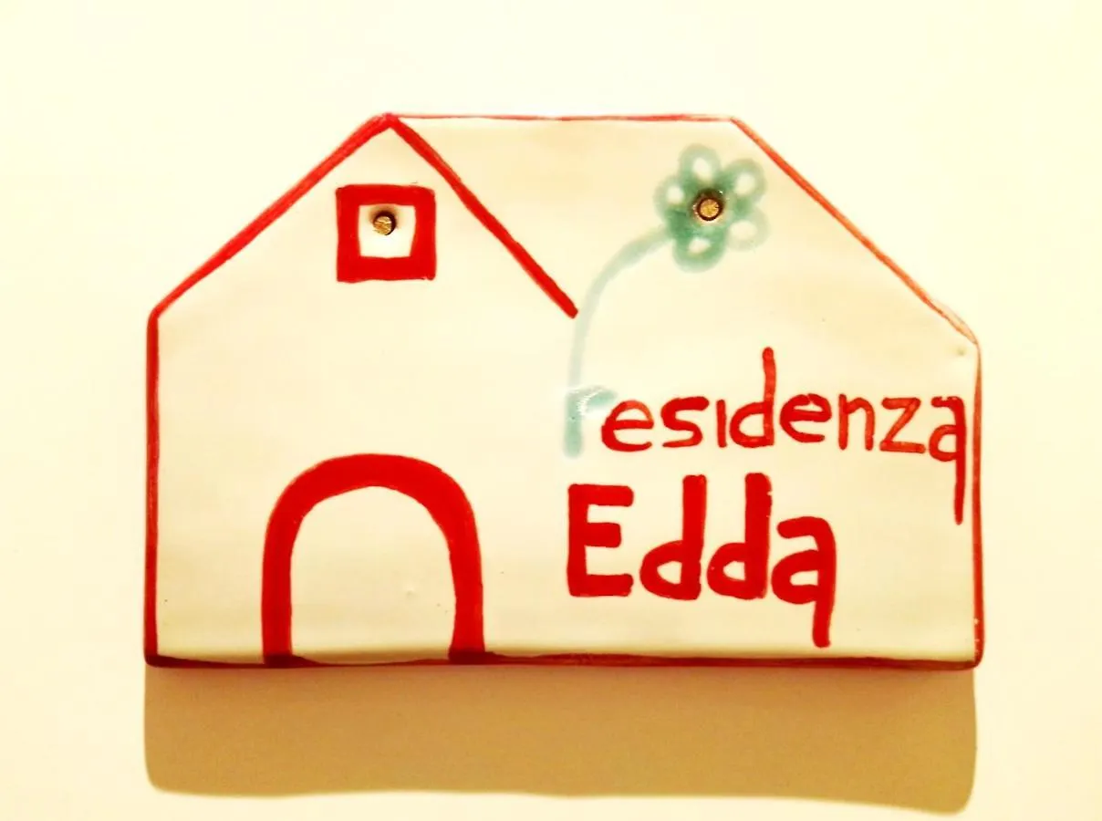 מלון נאפולי Casa Cesira בית הארחה