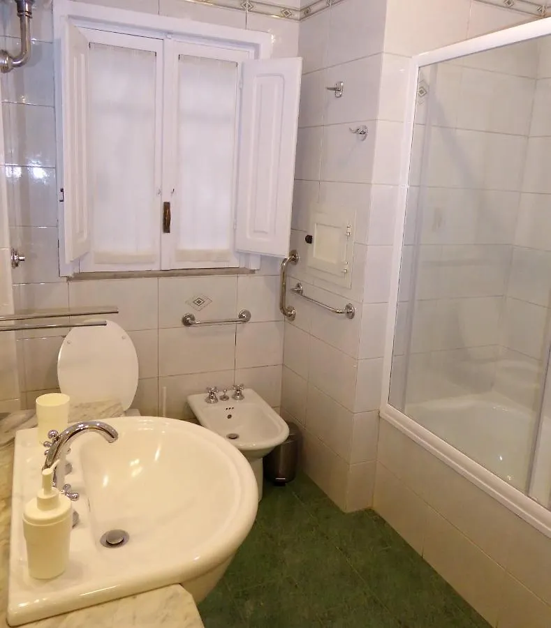 בית הארחה מלון נאפולי Casa Cesira
